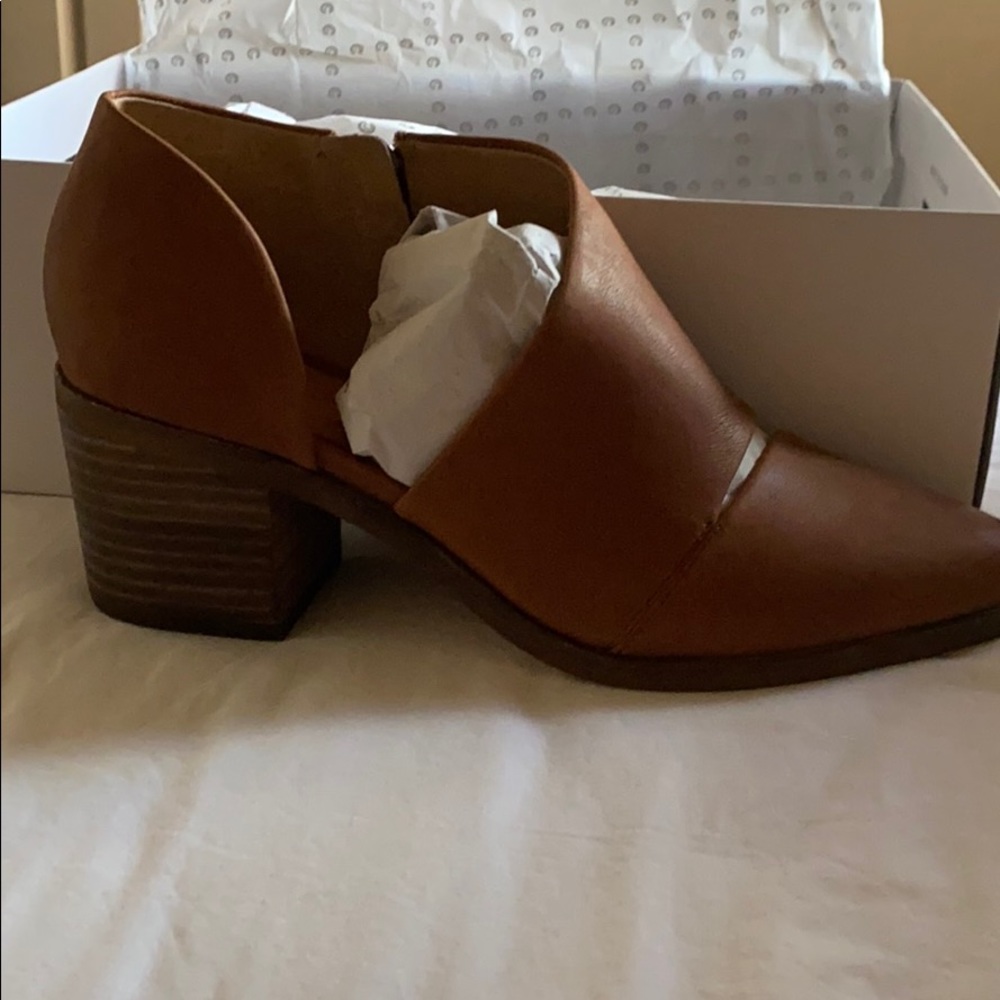 Tan heels
